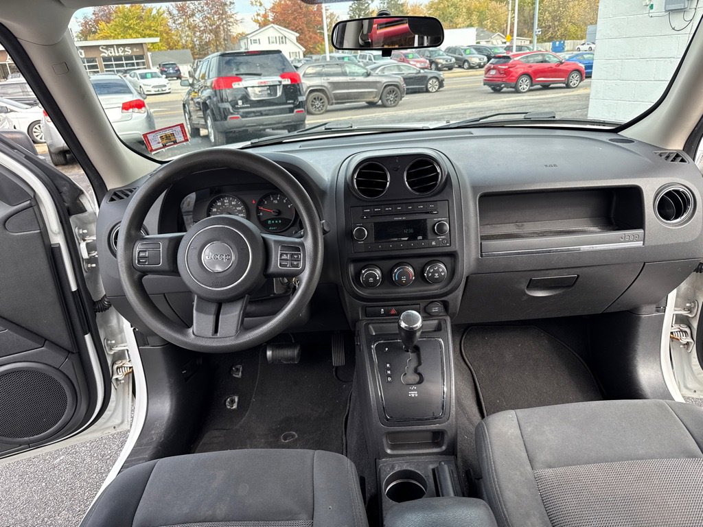 Used 2011 Jeep Patriot Sport image 9