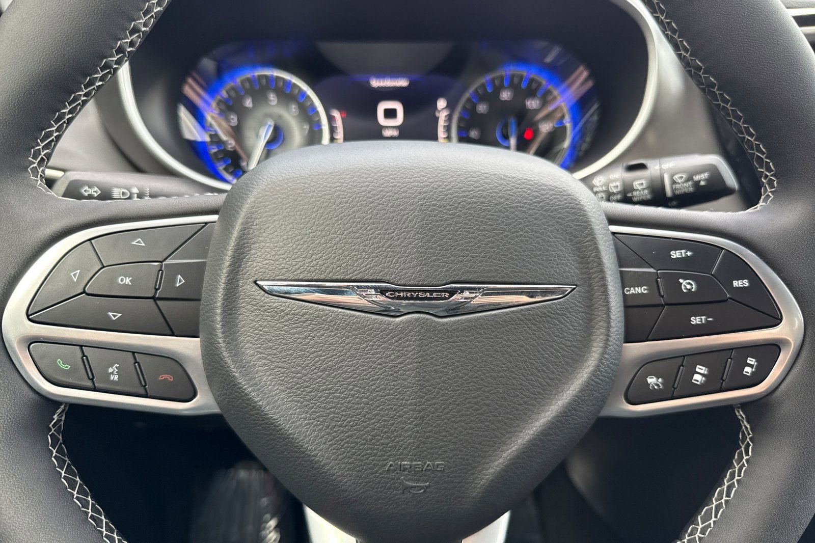 Used 2025 Chrysler Voyager LX image 23