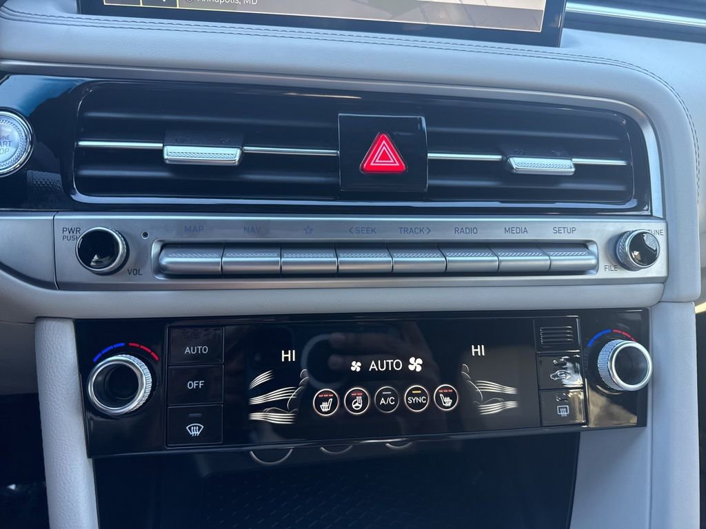 New 2025 Genesis G70 2.5T image 22