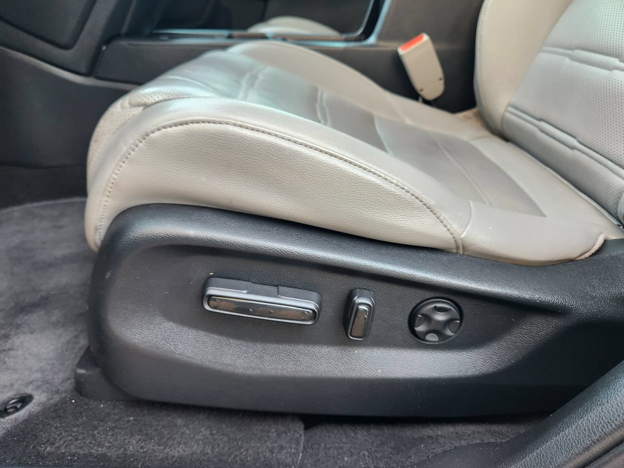 Used 2017 Honda CR-V Touring image 23