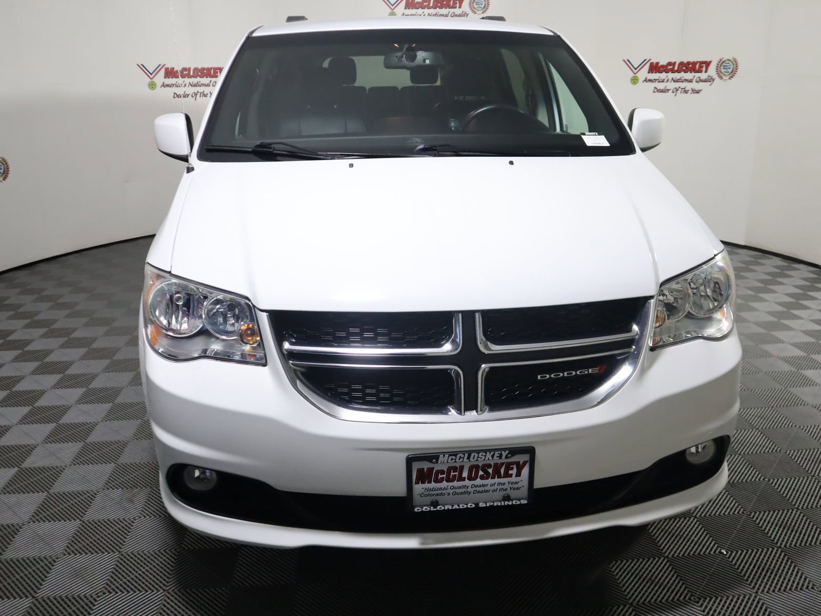 Used 2017 Dodge Grand Caravan SXT w/ Rear Park Assist Package image 26