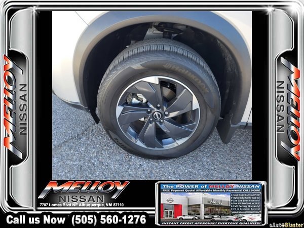 Used 2025 Nissan Rogue SV image 17