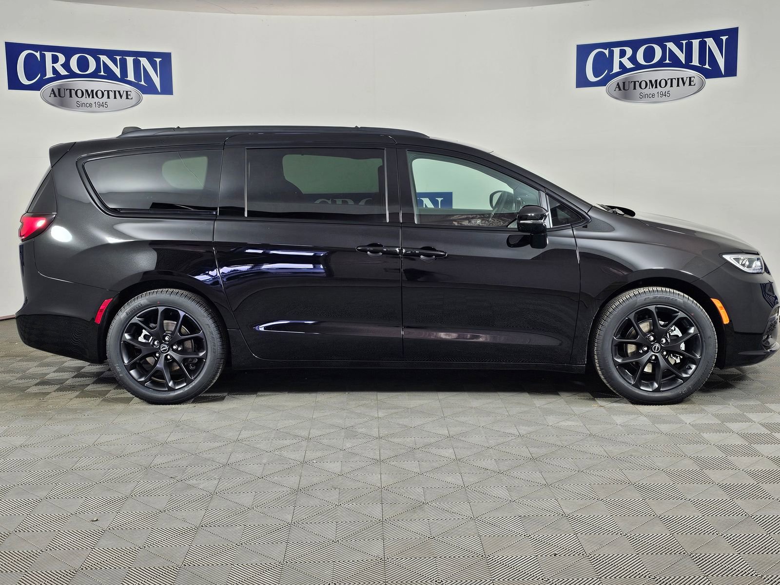 New 2026 Chrysler Pacifica Select image 6