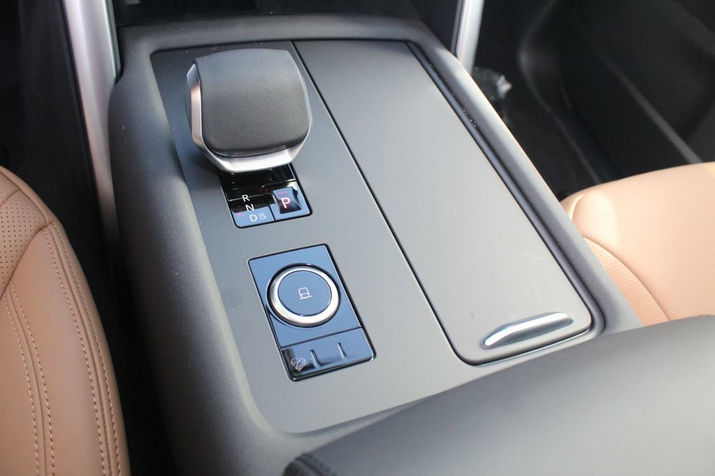 New 2026 Land Rover Discovery Limited Edition AWD/4WD image 15