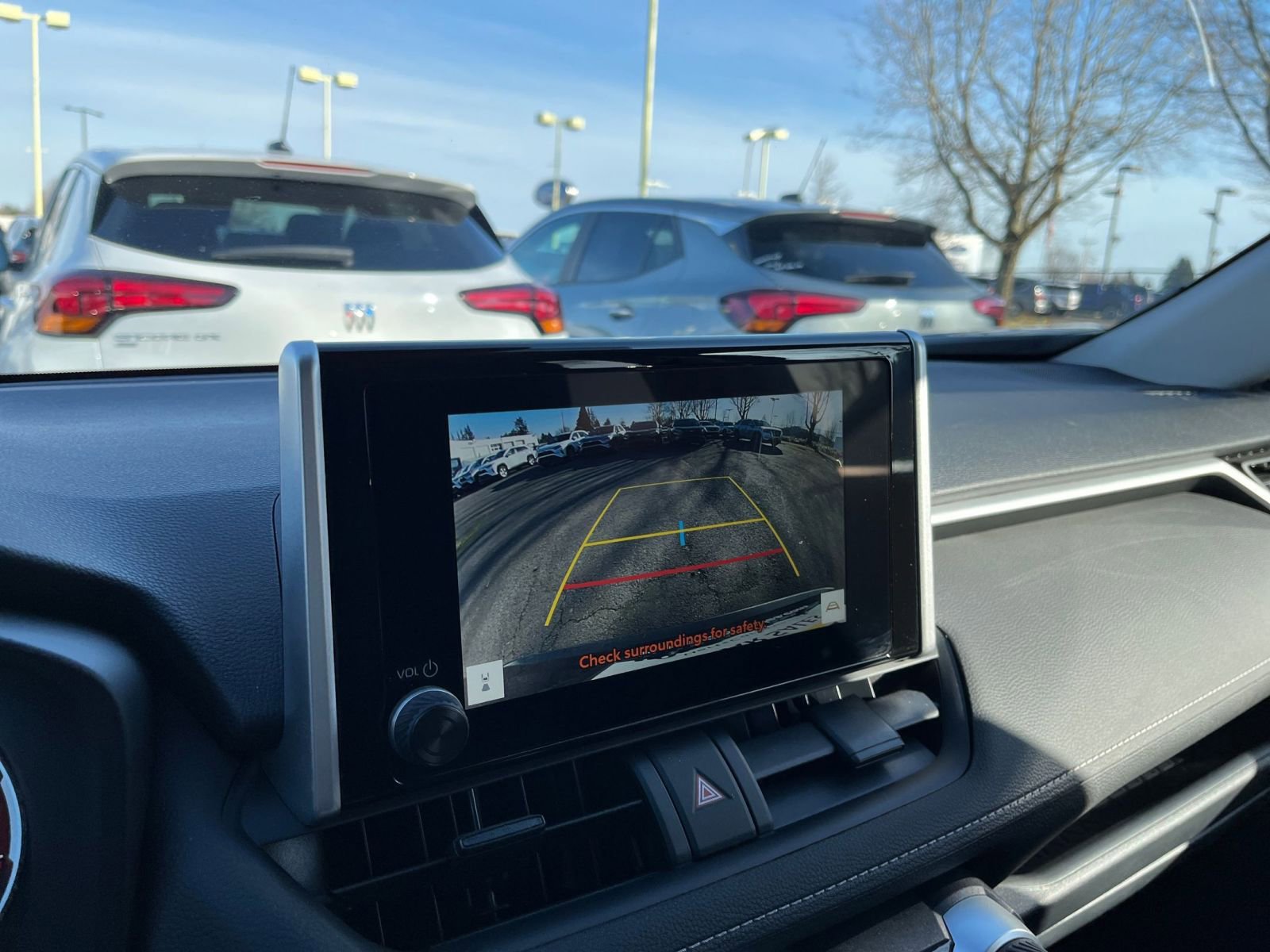 Used 2025 Toyota RAV4 XLE w/ Convenience Package image 27