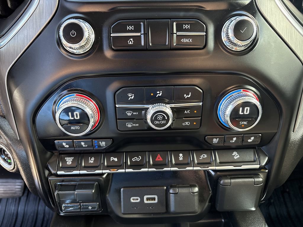 Used 2023 GMC Sierra 3500 Denali w/ Denali Ultimate Package image 23