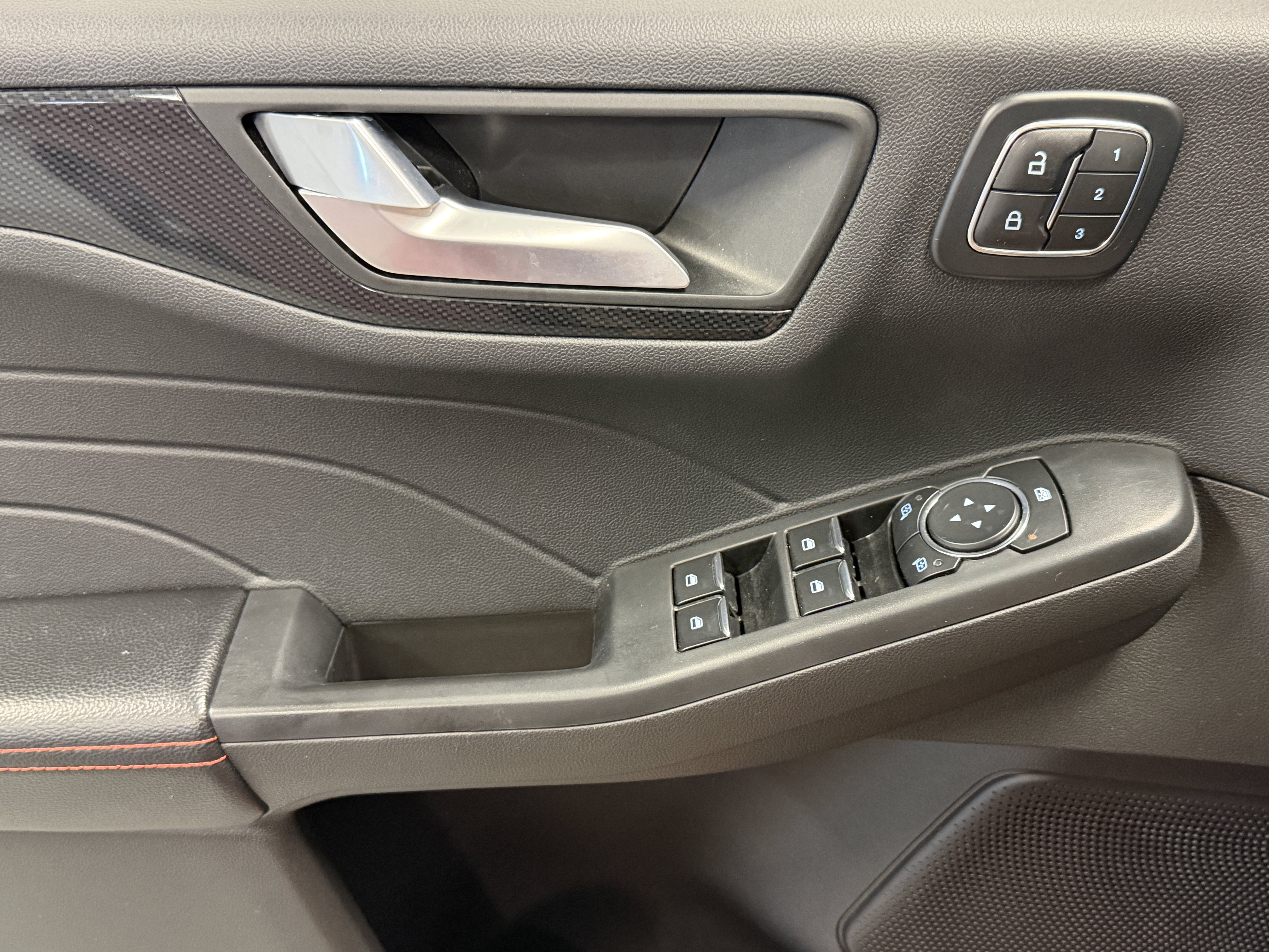 Used 2024 Ford Escape ST-Line Select w/ Tech Pack #2 AWD/4WD image 19