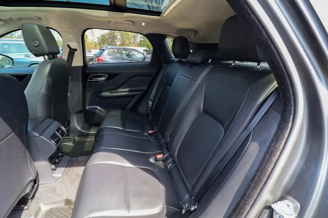 Used 2020 Jaguar F-PACE Premium image 39