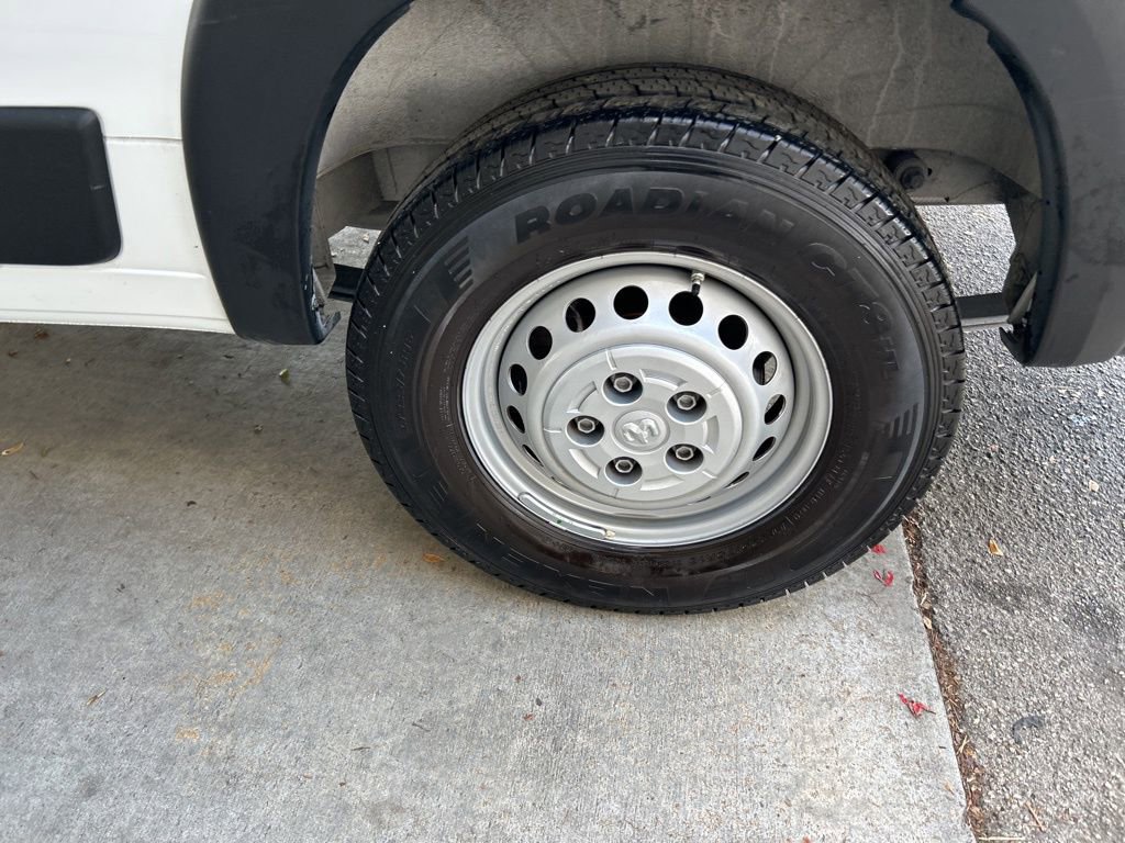 Used 2025 RAM ProMaster 2500 w/ Convenience Group FWD image 14