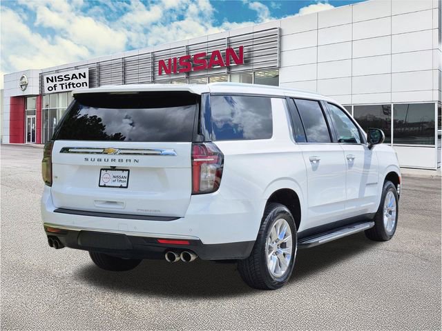 Used 2023 Chevrolet Suburban Premier image 3