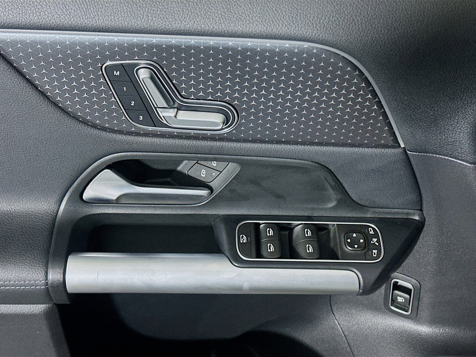 Used 2025 Mercedes-Benz GLA 250 image 15