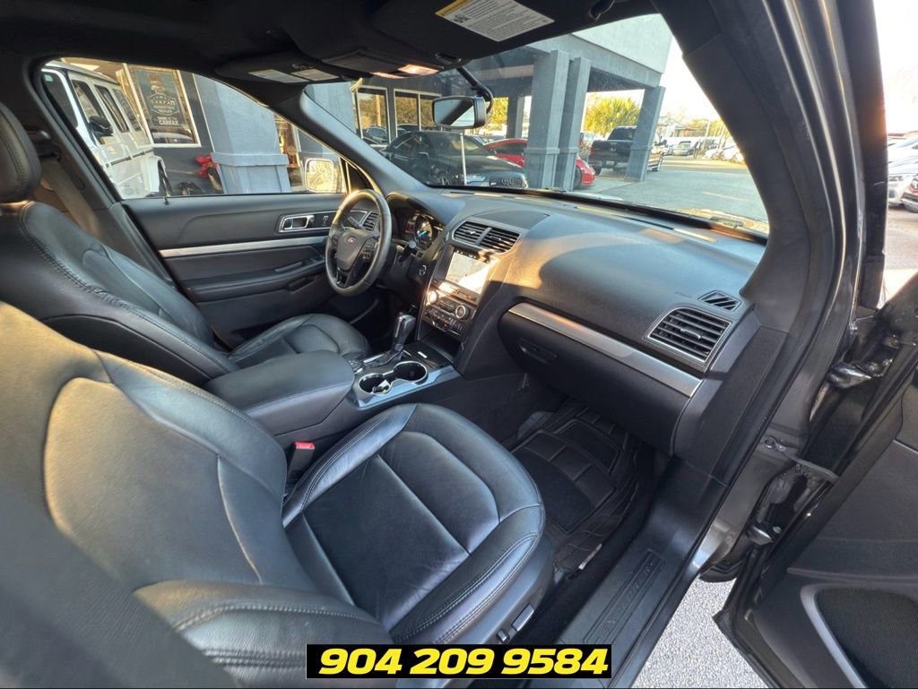 Used 2018 Ford Explorer XLT w/ Equipment Group 202A AWD/4WD image 25