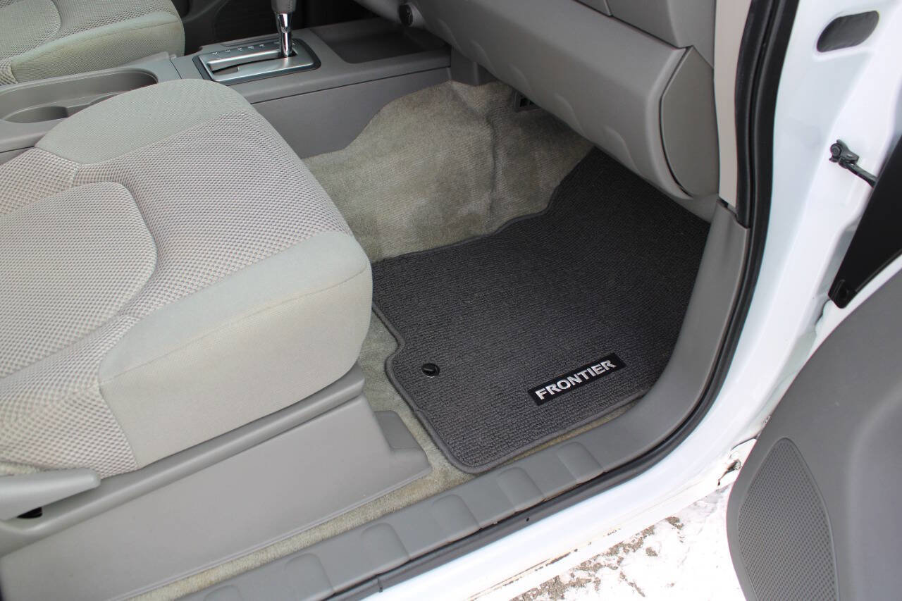 Used 2016 Nissan Frontier SV w/ SV Value Truck Package image 41