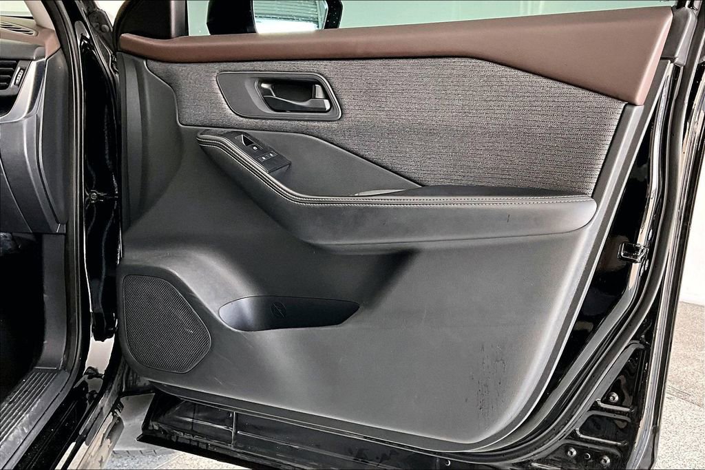 Used 2021 Nissan Rogue S image 25