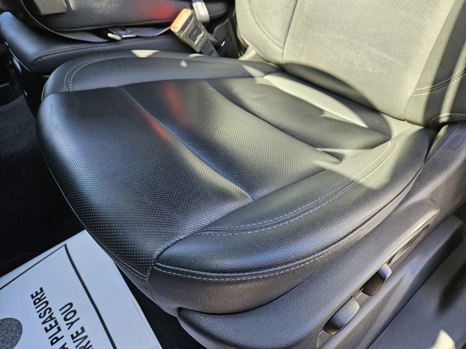 Used 2025 GMC Sierra 1500 SLT image 8