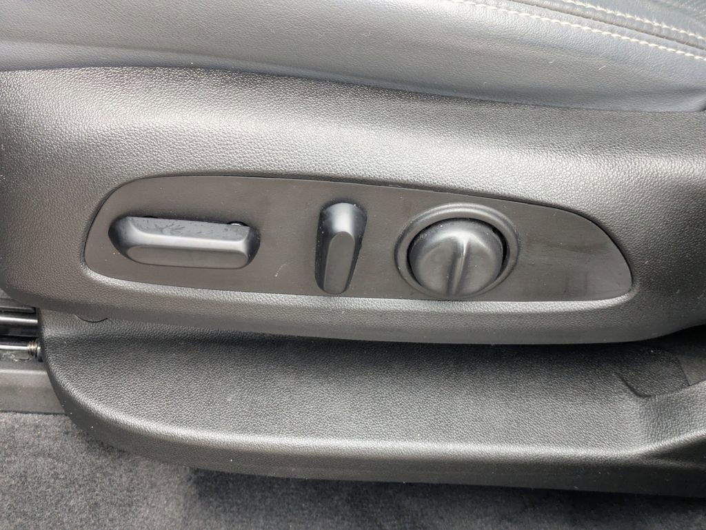 Used 2020 Buick Enclave Essence w/ Sport Touring Edition image 21