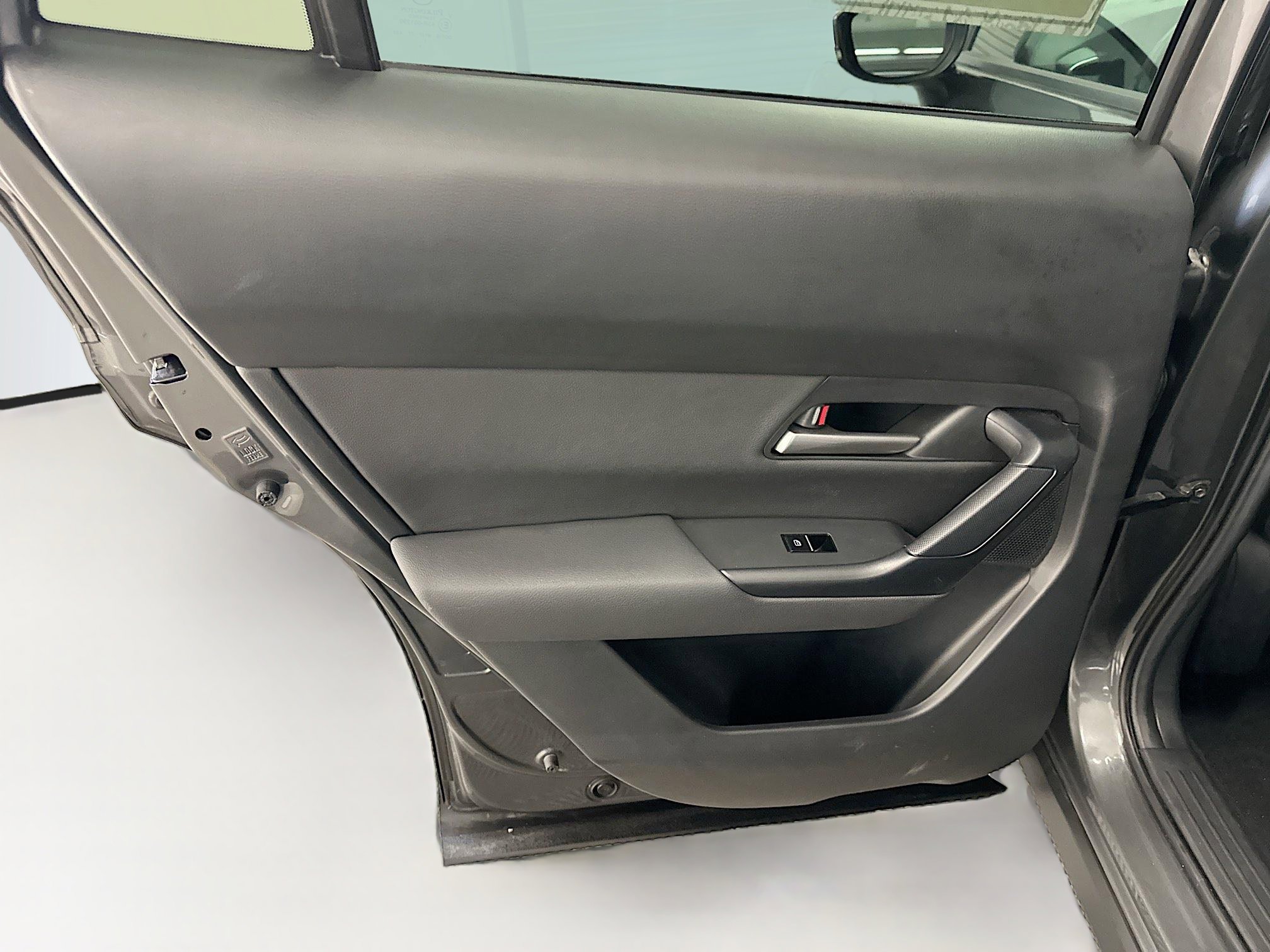 Used 2025 MAZDA CX-50 AWD 2.5 S w/ Premium Package image 28