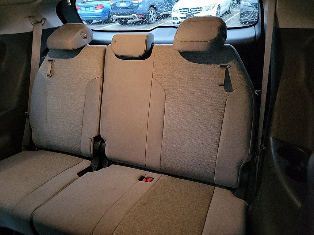 Used 2025 Toyota Sienna LE FWD image 13