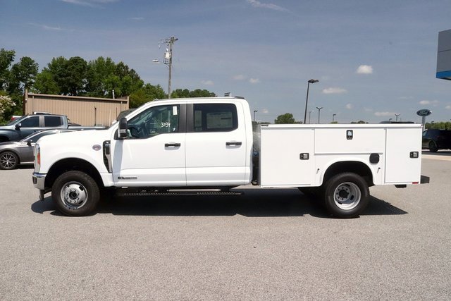 New 2025 Ford F350 XL w/ XL Chrome Package image 4
