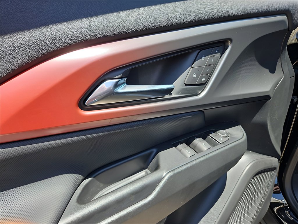 New 2025 Chevrolet Equinox EV RS w/ Convenience Package II image 19