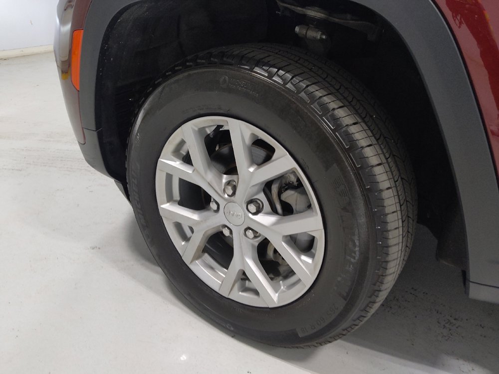 Used 2023 Jeep Grand Cherokee Limited AWD/4WD image 31
