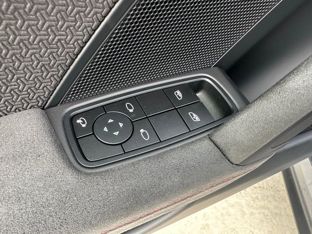 Used 2025 Porsche 911 Carrera GTS image 15