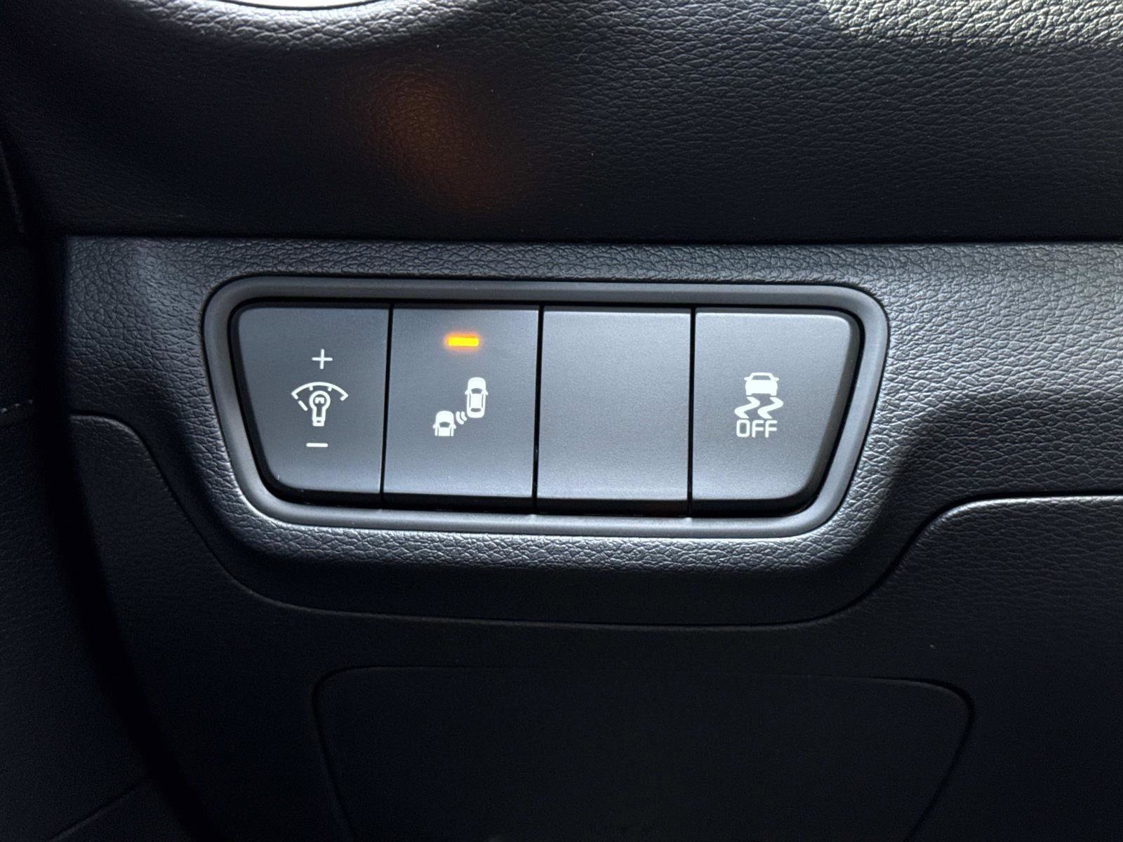 Used 2024 Kia Forte GT-Line image 12