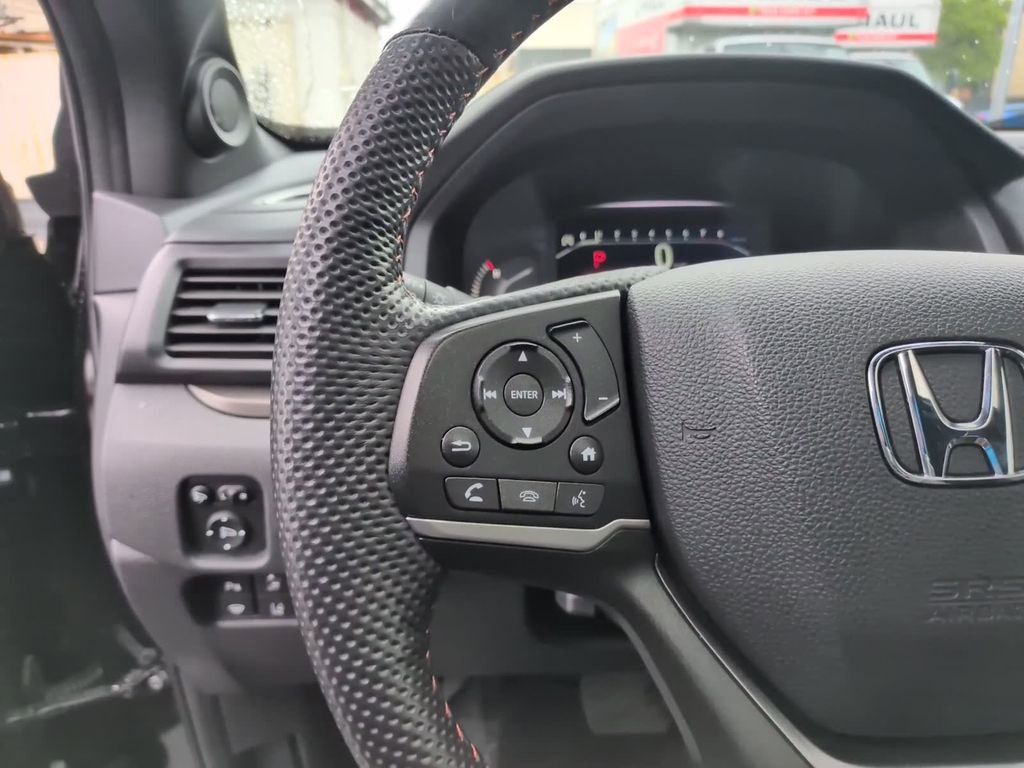 Used 2025 Honda Passport TrailSport image 21