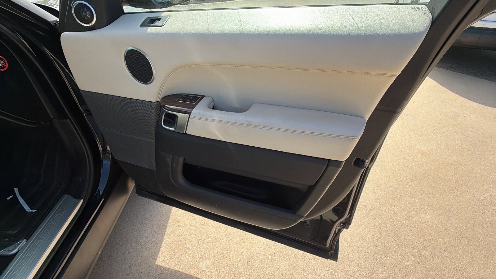 Used 2015 Land Rover Range Rover Sport HSE image 18