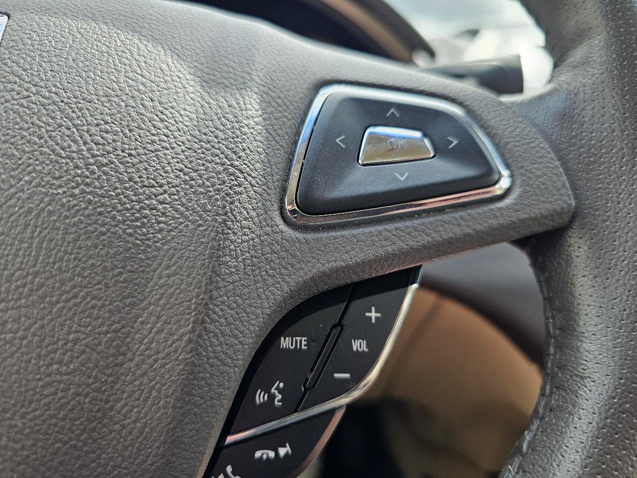 Used 2014 Lincoln MKZ Hybrid w/ Equipment Group 202A Reserve FWD image 10