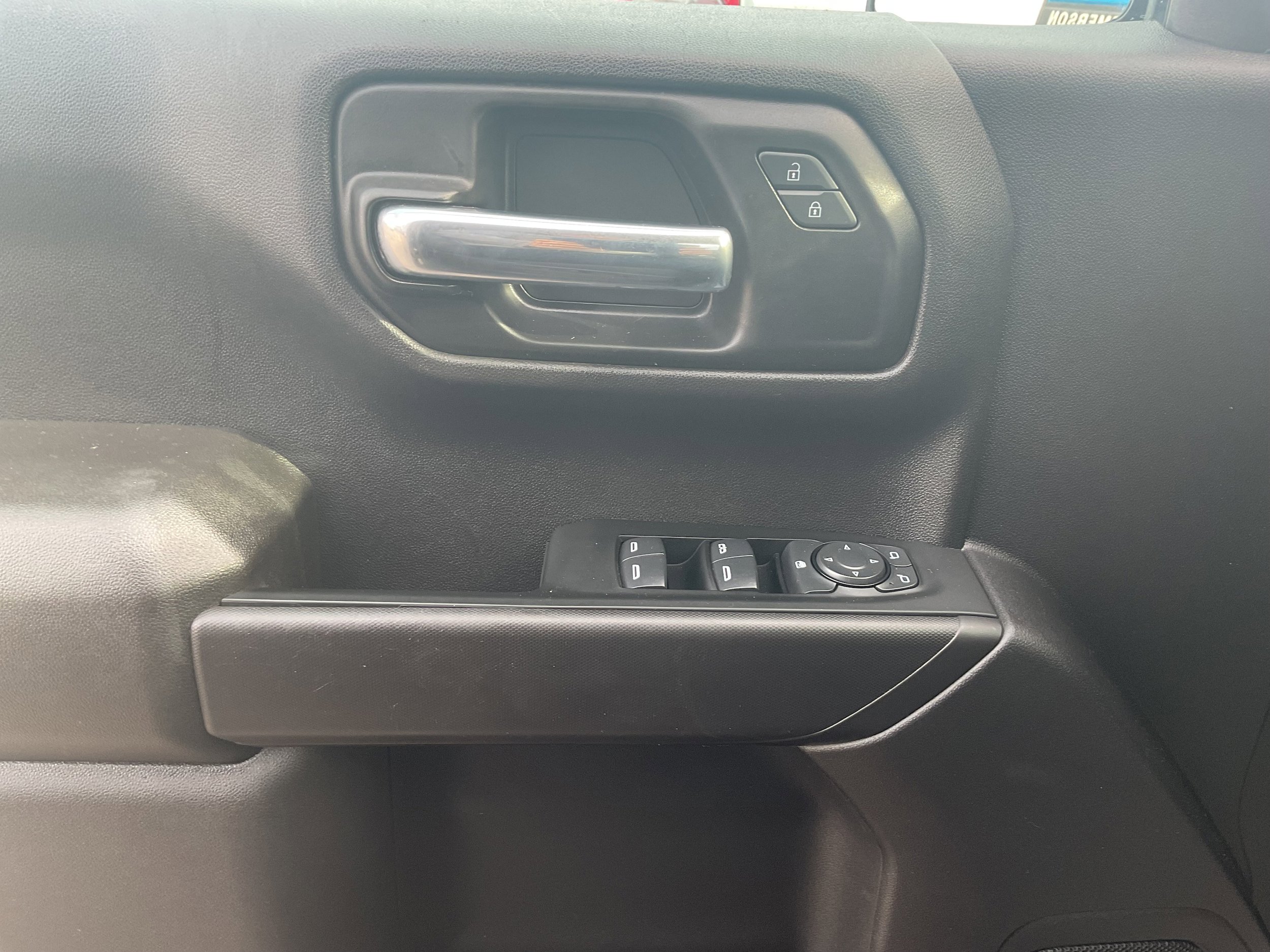 Certified 2024 Chevrolet Silverado 1500 Custom Trail Boss w/ LPO, Dark Essentials Package AWD/4WD image 10
