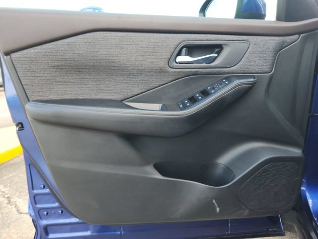 Used 2021 Nissan Rogue SV FWD image 25