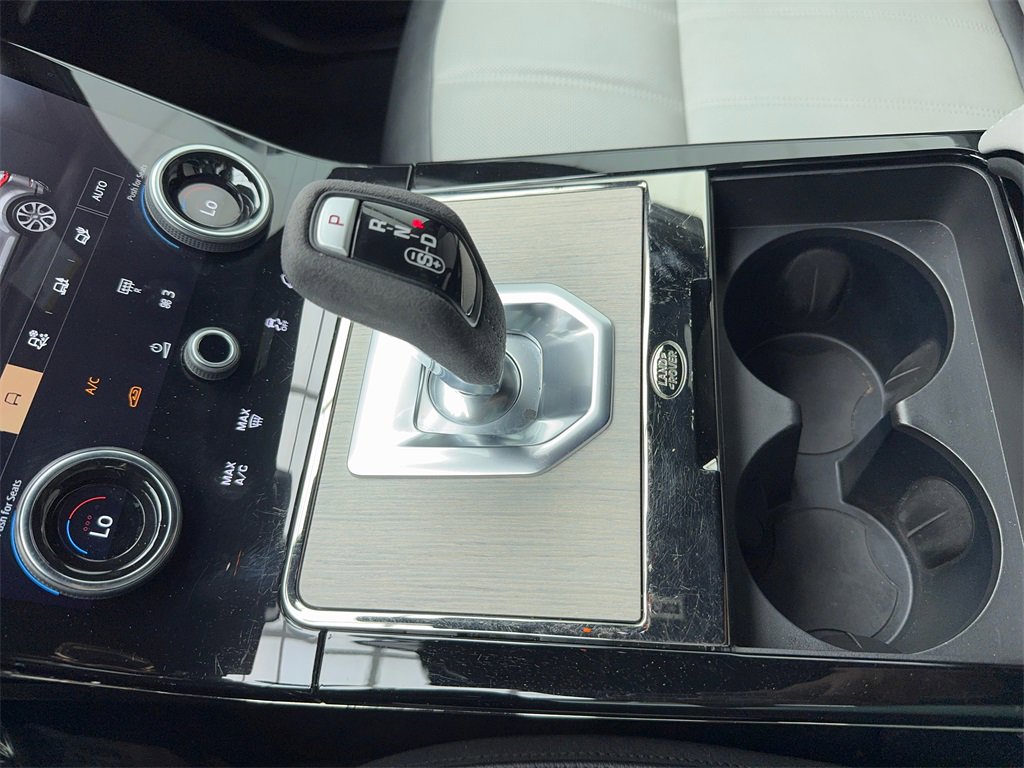 Used 2023 Land Rover Range Rover Evoque R-Dynamic SE image 32