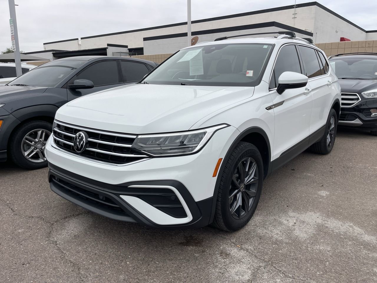 Used 2022 Volkswagen Tiguan SE AWD/4WD image 3