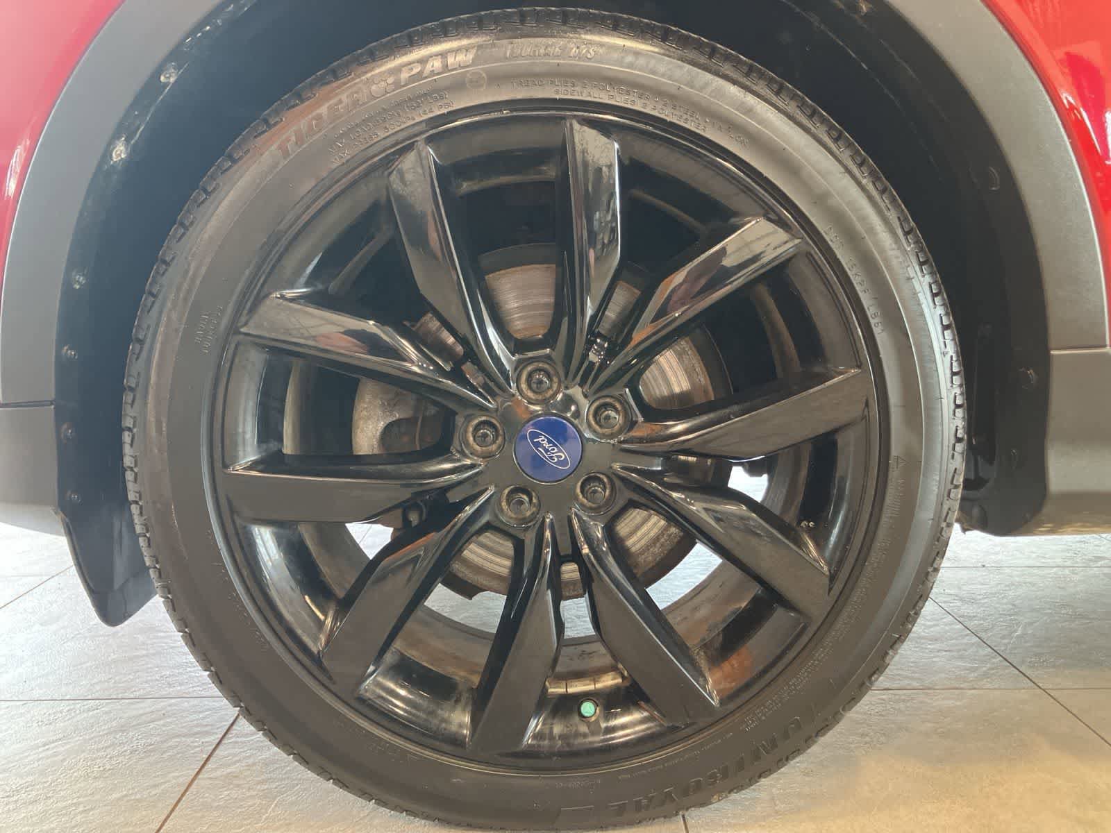 Used 2017 Ford Escape SE w/ Equipment Group 201A FWD image 9