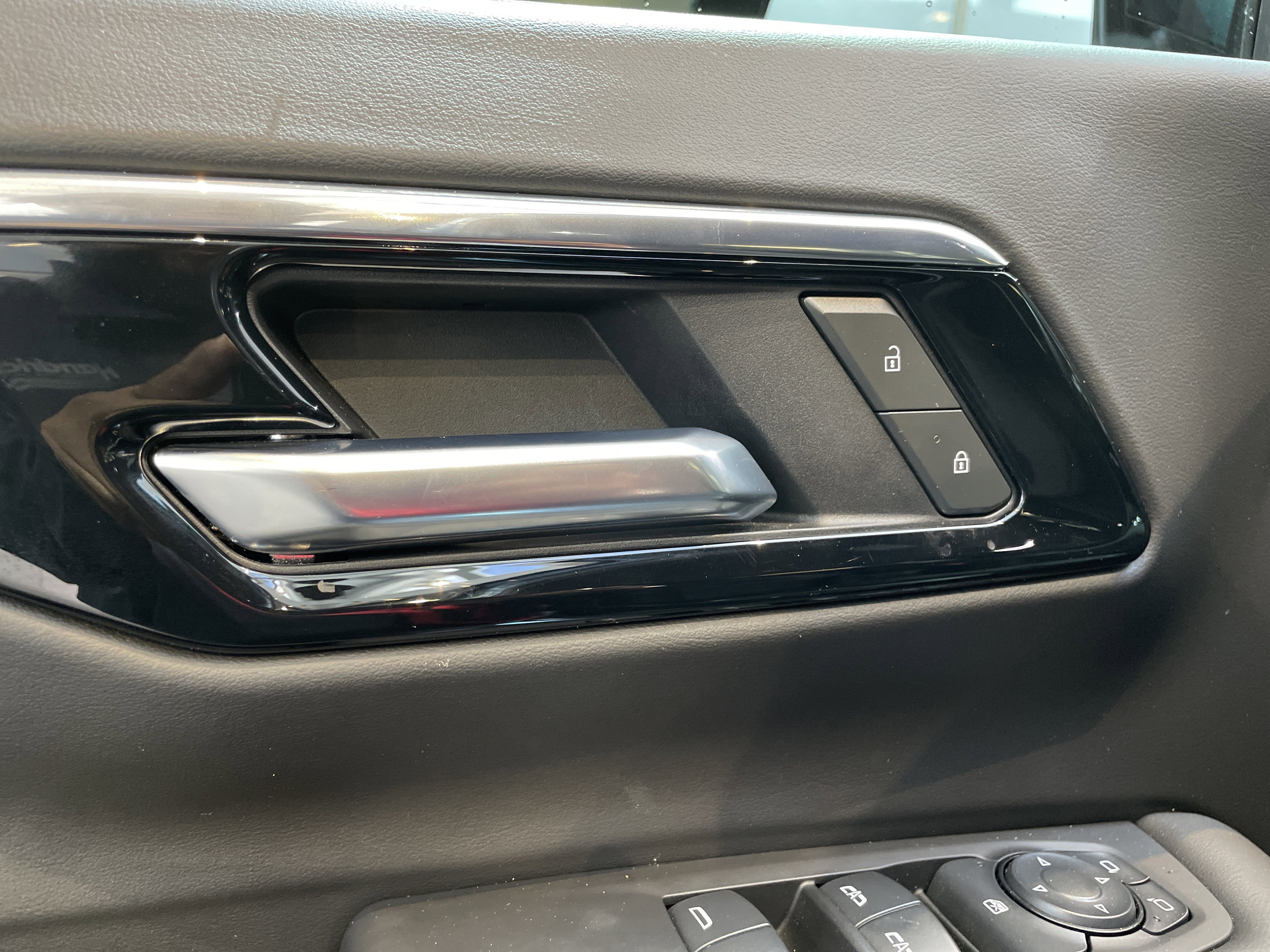 Used 2025 Chevrolet Tahoe LS w/ LPO, Dark Essentials Package RWD image 15