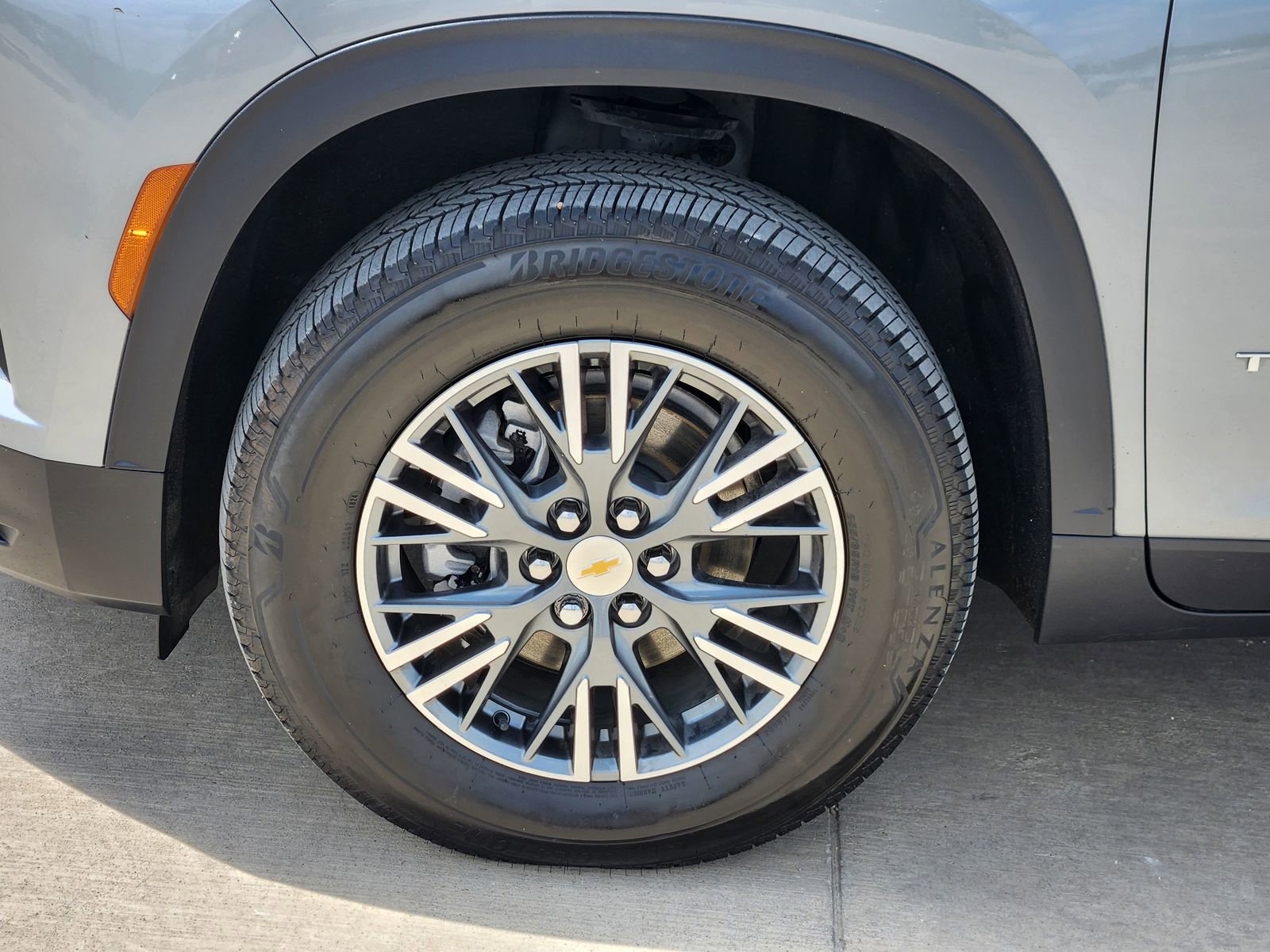 Used 2024 Chevrolet Traverse LT image 10