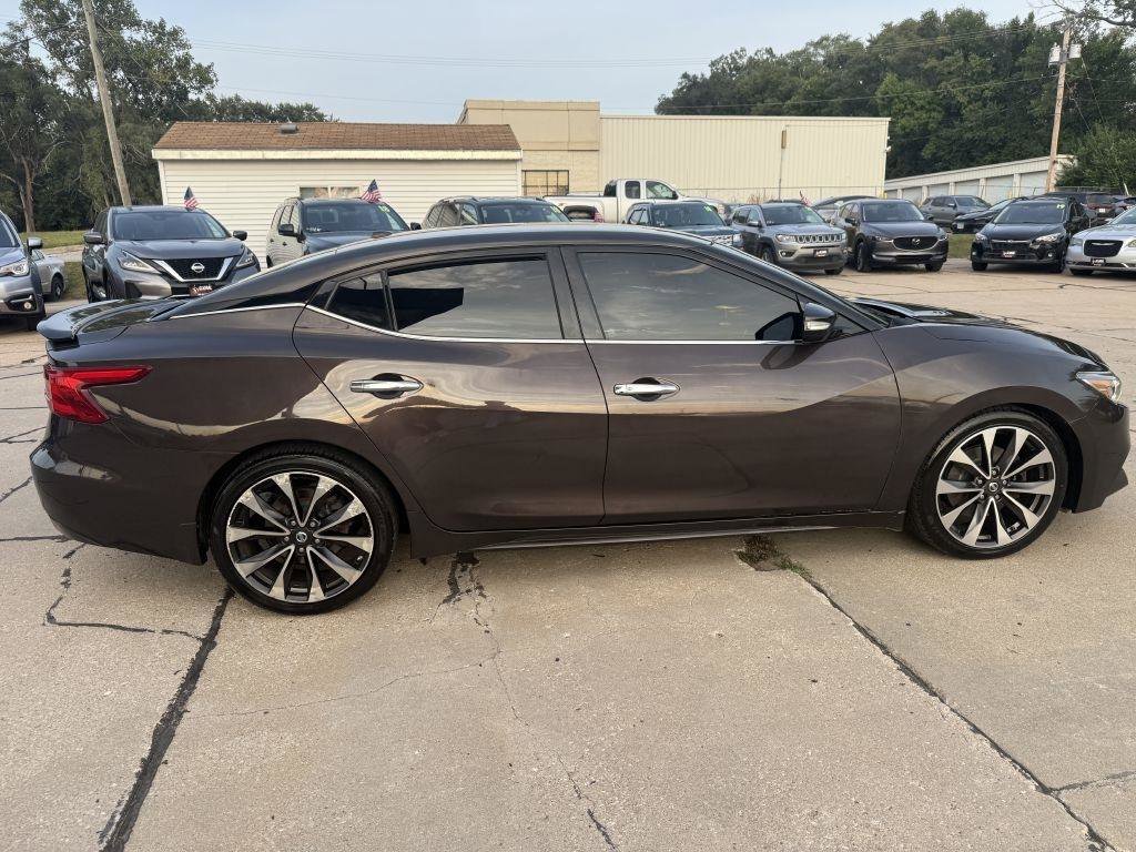Used 2016 Nissan Maxima SR FWD image 8