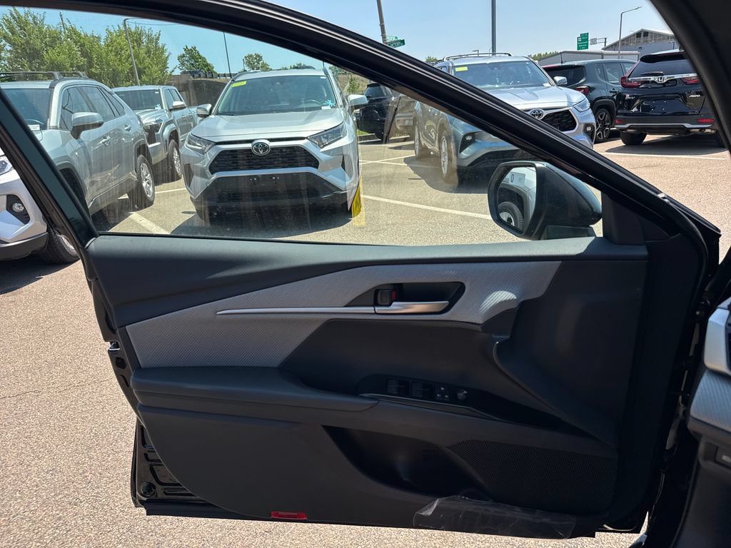 New 2026 Toyota Camry SE AWD/4WD image 31