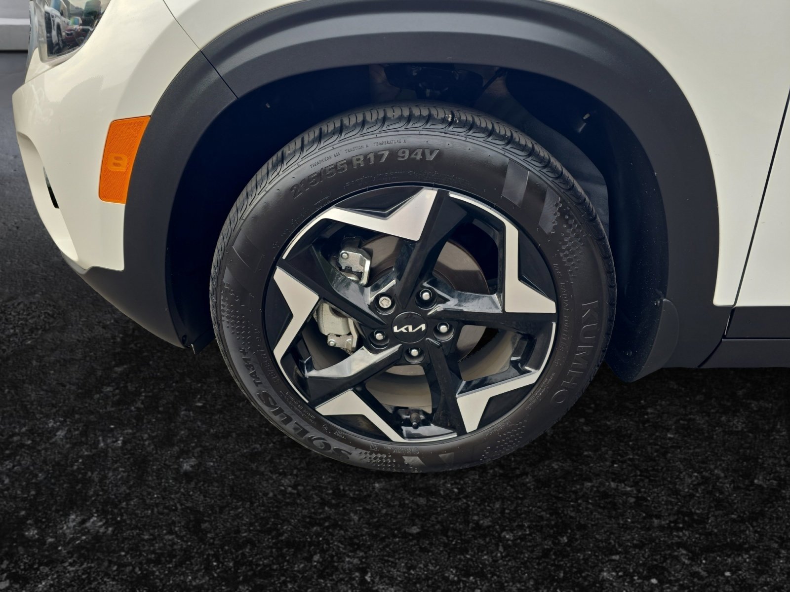 Used 2025 Kia Seltos EX image 9