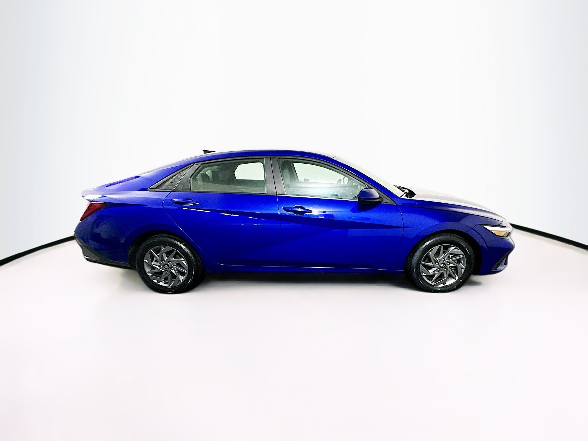 Used 2024 Hyundai Elantra SEL FWD image 10