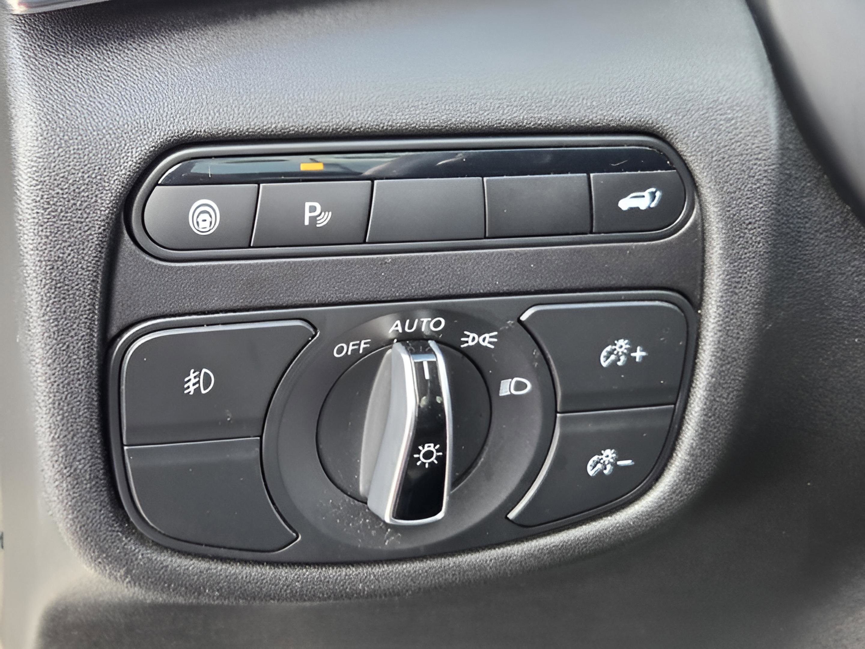 Used 2019 INFINITI QX50 Essential w/ Premium Heat Package image 32