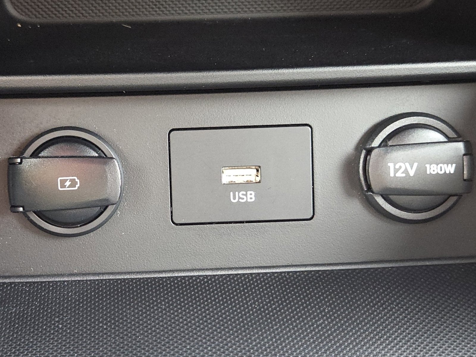 Used 2023 Hyundai Kona SEL image 4