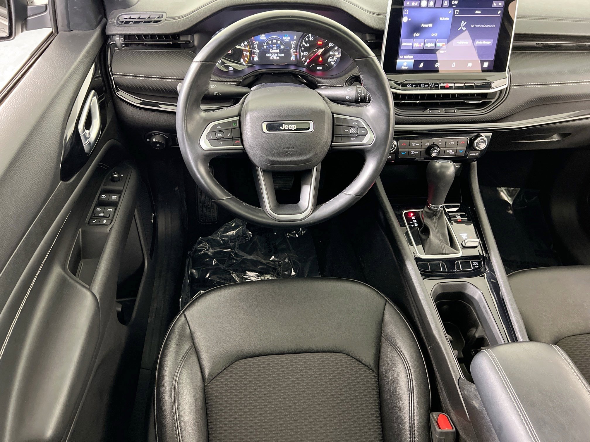 Used 2022 Jeep Compass Altitude w/ Sun and Sound Group image 21