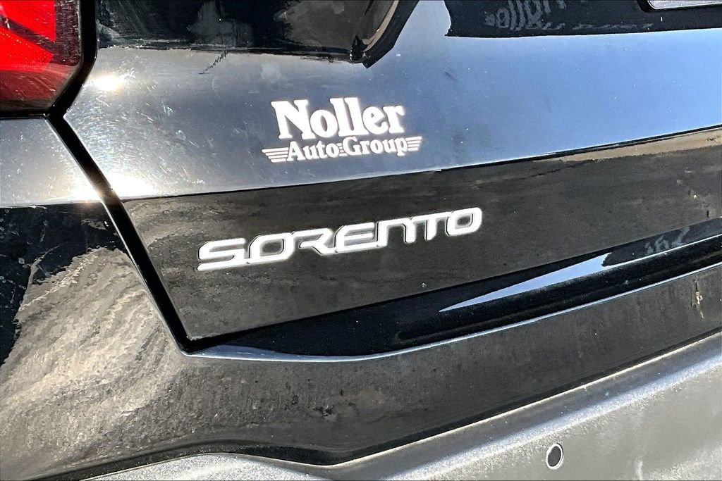 Used 2024 Kia Sorento S image 8