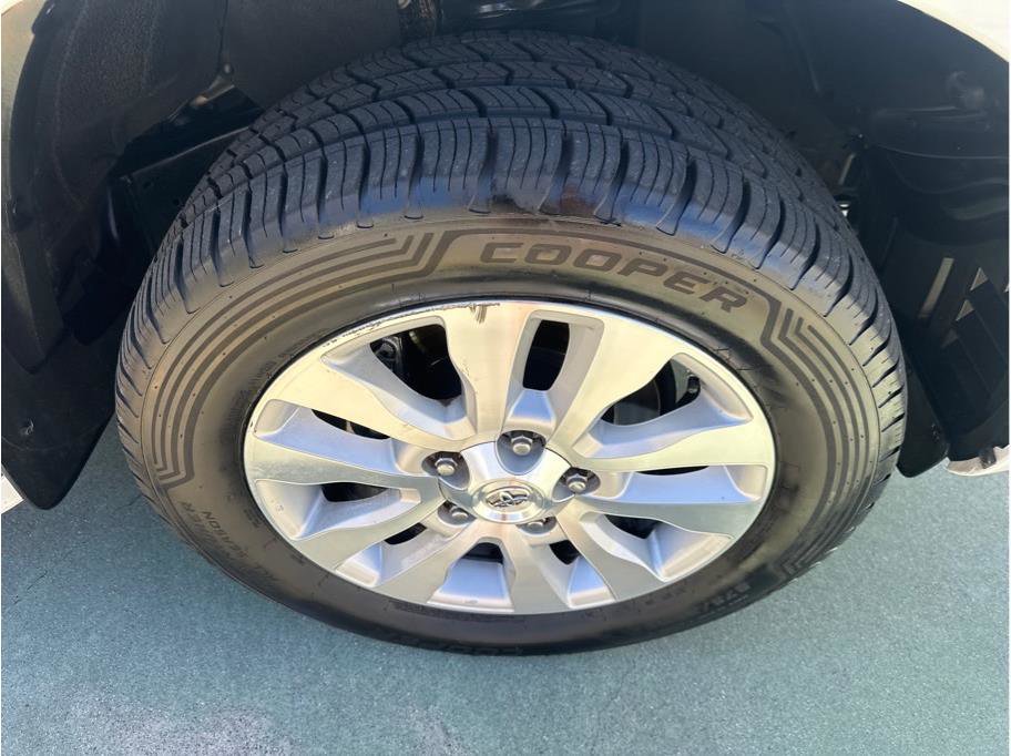 Used 2019 Toyota Sequoia Platinum AWD/4WD image 10
