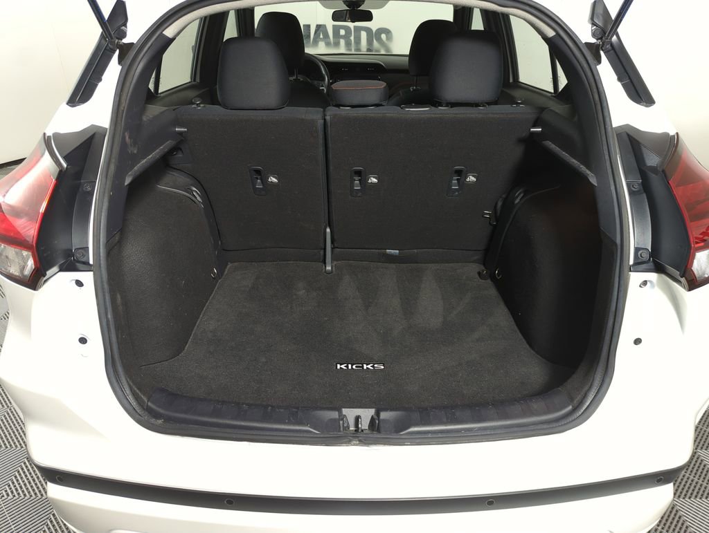 Used 2022 Nissan Kicks SR FWD image 18