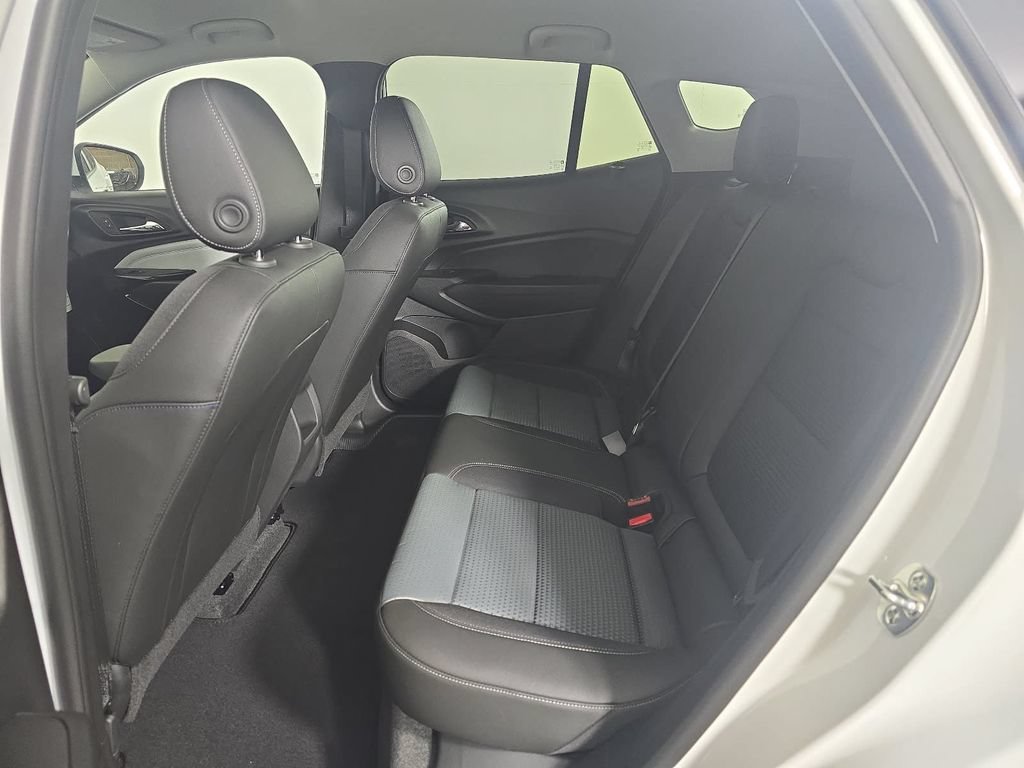 New 2026 Chevrolet Trax LT w/ LT Convenience Package FWD image 10