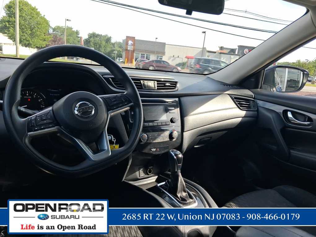 Used 2017 Nissan Rogue S w/ Appearance Package AWD/4WD image 18