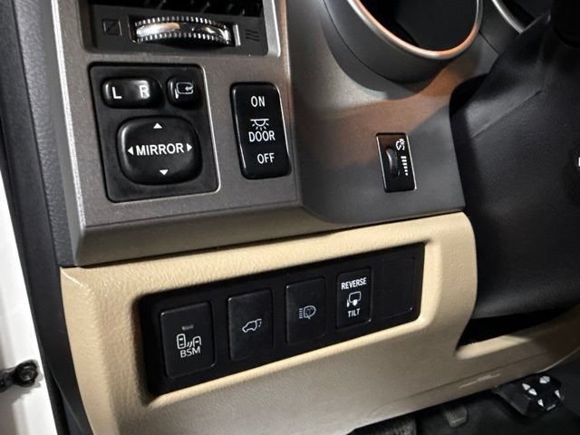 Used 2015 Toyota Sequoia Platinum AWD/4WD image 7